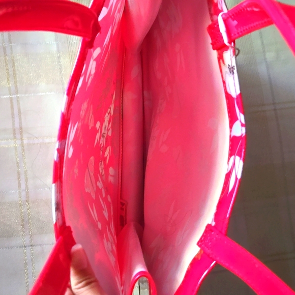 NWT Ted Baker Red Floral Glossy Tote - Picture 7 of 15